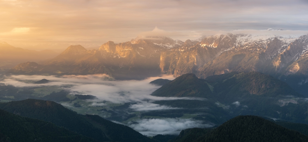 Blick auf das morgendliche Tennengebirge vom Trattberg, St. Koloman, Tennengau, Salzburg, Österreich.