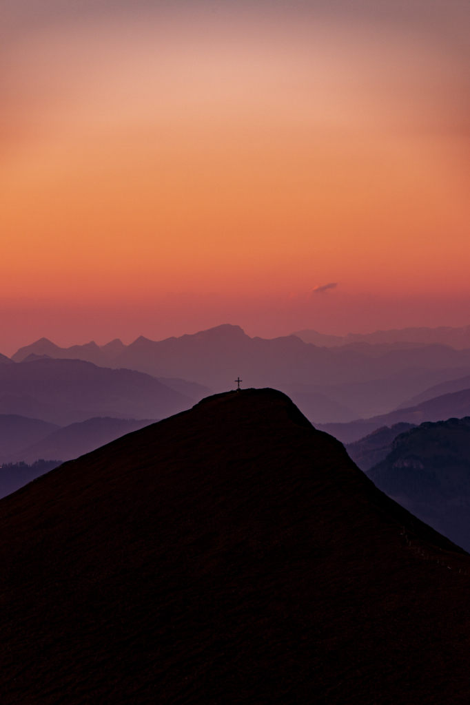 Sonnenuntergang bei der Gamskarkogelhütte am Gamskarkogel im Salzburger Land, Salzburg, Österreich.