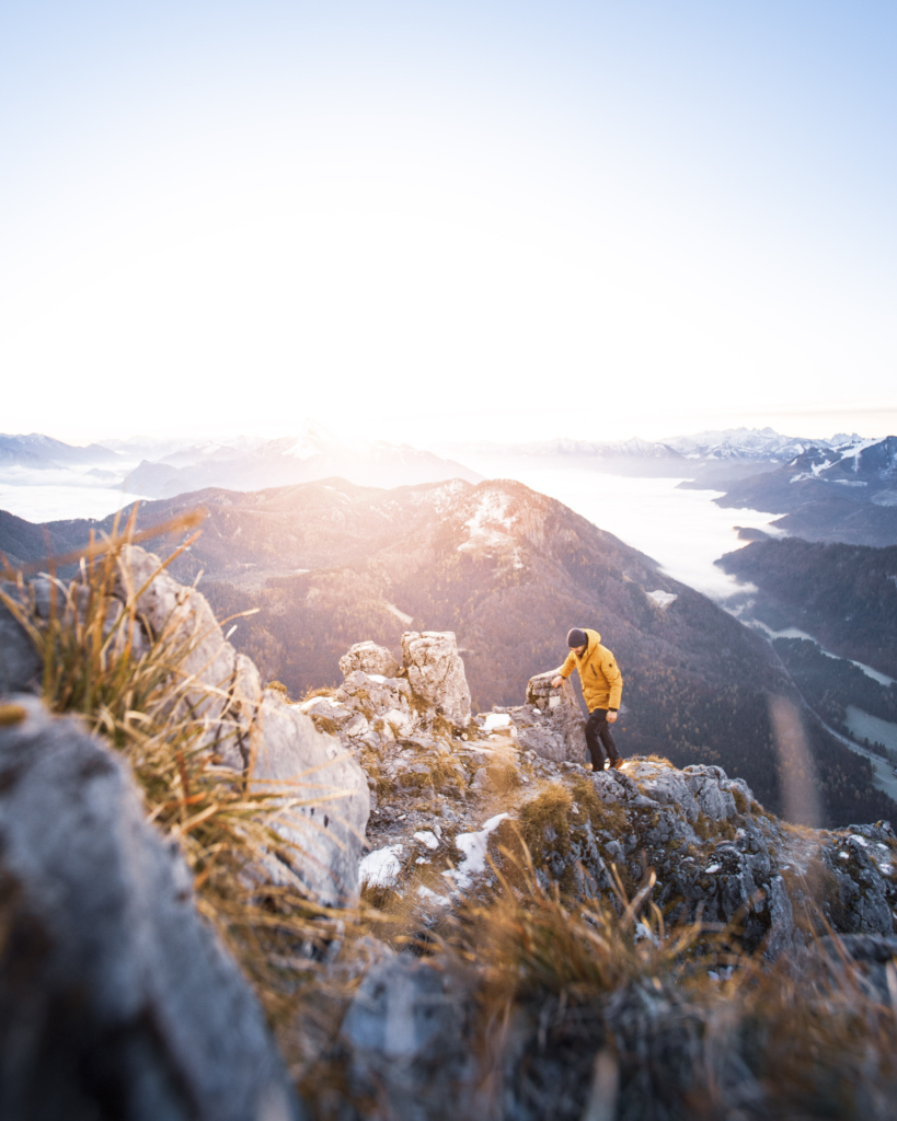 Wanderung zu Sonnenaufgang am Gipfel des Schober in den Salzkammergut-Bergen.