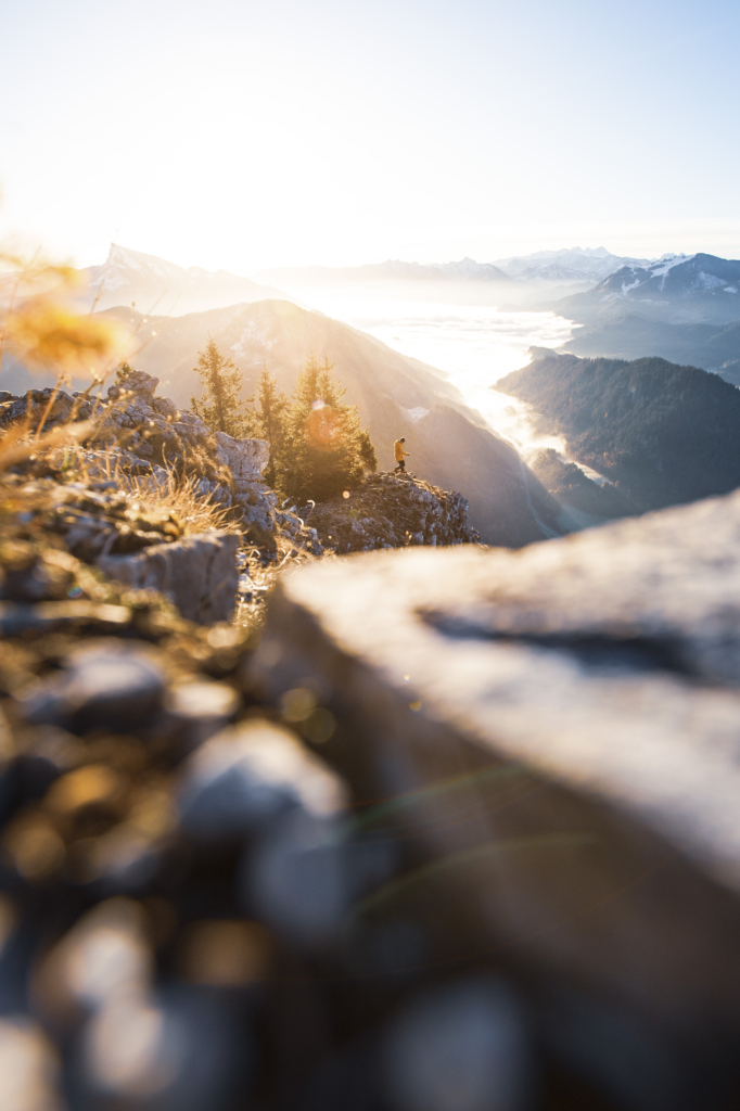 Ausblick am Gipfel des Frauenkopf in den Salzkammergut-Bergen zu Sonnenaufgang.