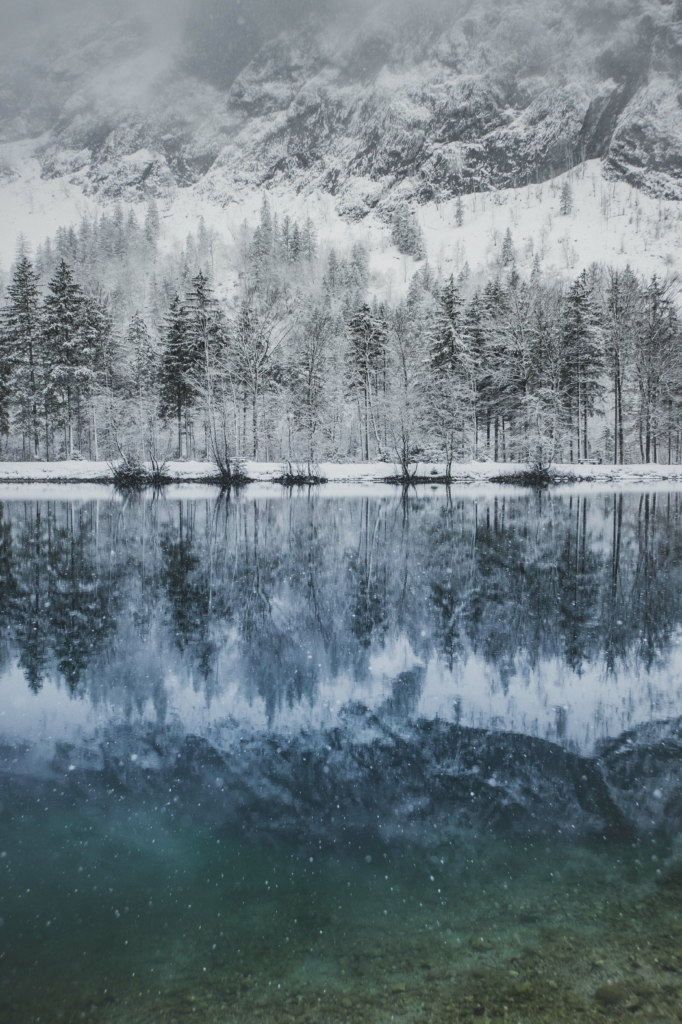 Winterlicher Bluntausee im Bluntautal im Salzburger Tennengebirge bei Golling an der Salzach.