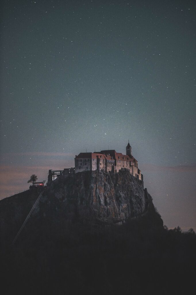 Sternennacht, Nachthimmel über Riegersburg in der Südoststeiermark, Steiermark.