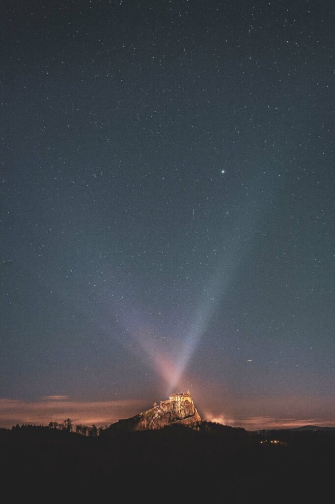 Sternennacht, Nachthimmel über Riegersburg in der Südoststeiermark, Steiermark.