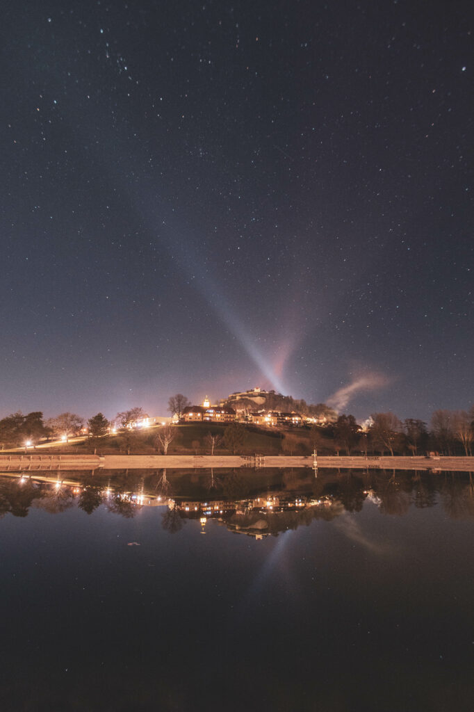 Sternennacht, Nachthimmel über Riegersburg in der Südoststeiermark, Steiermark.
