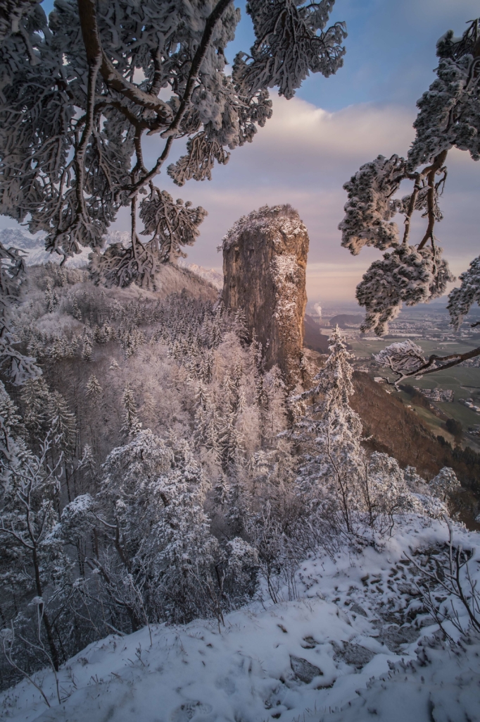 Sonnenaufgang auf den Barmsteinen von Hallein im Winter, Neuschnee, Salzburgerland.