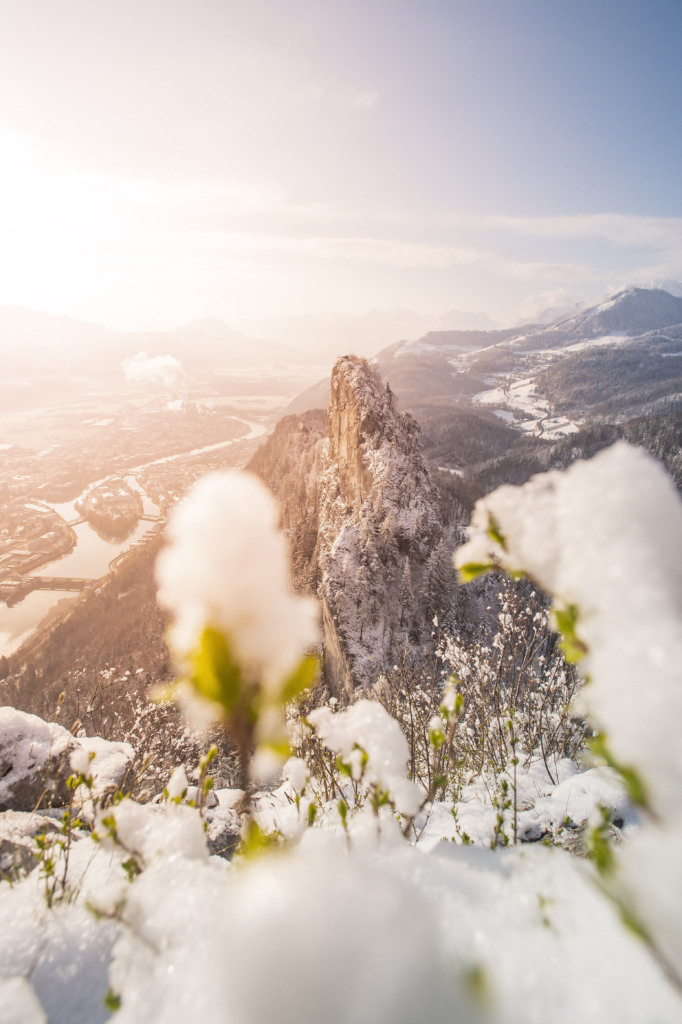 Sonnenaufgang auf den Barmsteinen von Hallein im Winter, Neuschnee, Salzburgerland.