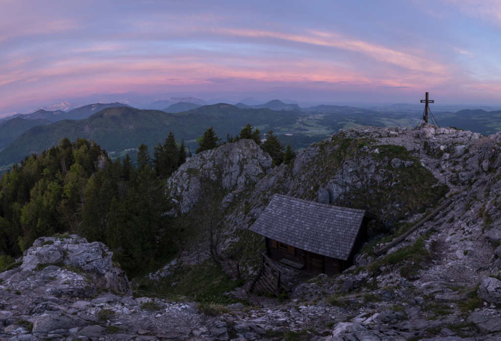 Schutzhütte am Schober in den Salzkammergut-Bergen an der Grenze von Oberösterreich und Salzburg, Österreich.