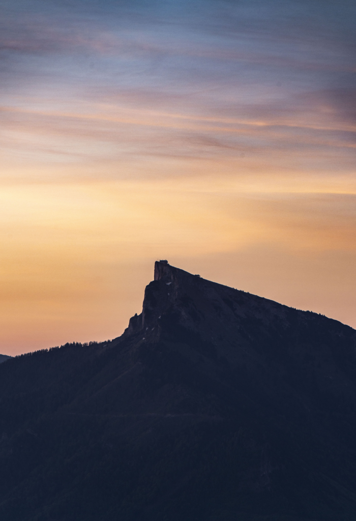 Blick auf den Schafberg vom Schober in den Salzkammergut-Bergen an der Grenze von Oberösterreich und Salzburg, Österreich.