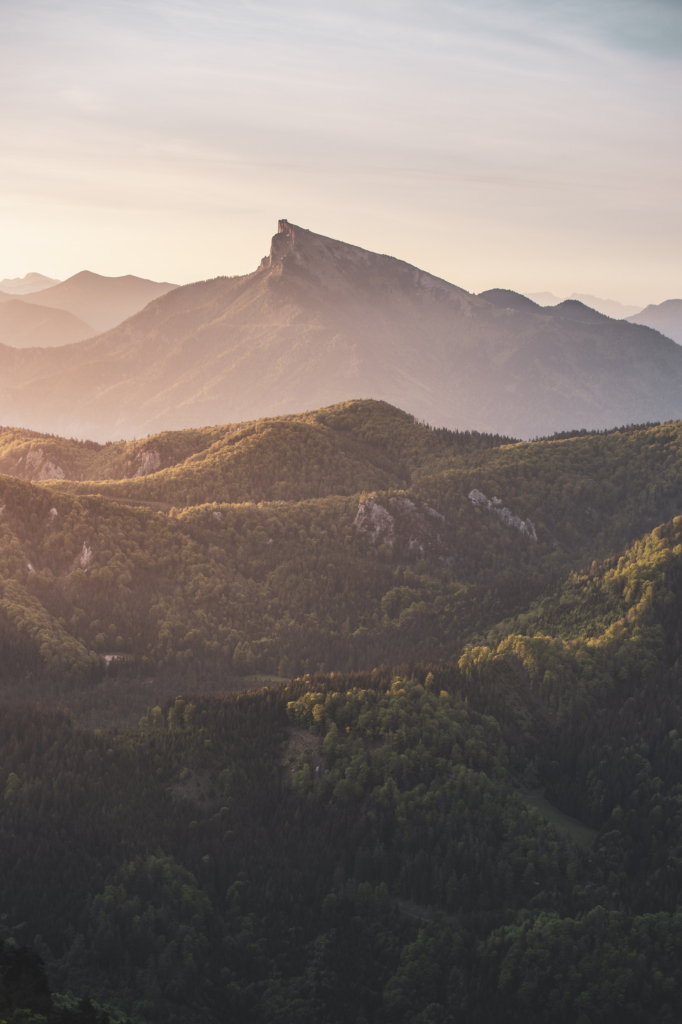 Blick auf den Schafberg vom Schober in den Salzkammergut-Bergen an der Grenze von Oberösterreich und Salzburg, Österreich.