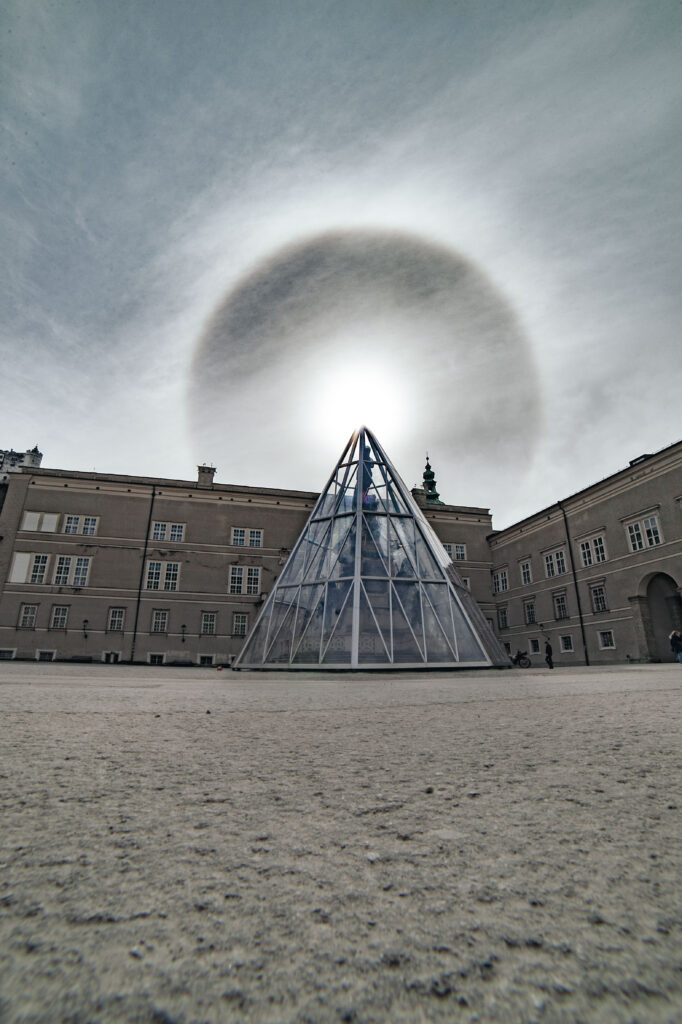 Halo, Halo-Ring, über der Stadt Salzburg und Salzburger Dom.