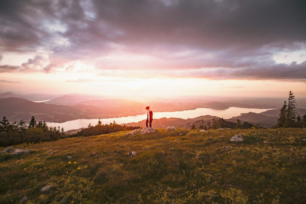 Wanderung von den Langbathseen über den Brunnkogel zum Hochleckenhaus im oberösterreichischen Salzkammergut, dem Höllengebirge, in Österreich.